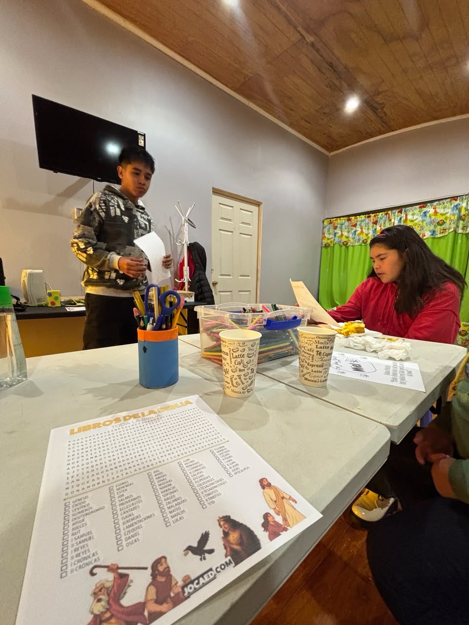 Jóvenes ayudantes en la Escuela Dominical, IPECHI Sarmiento